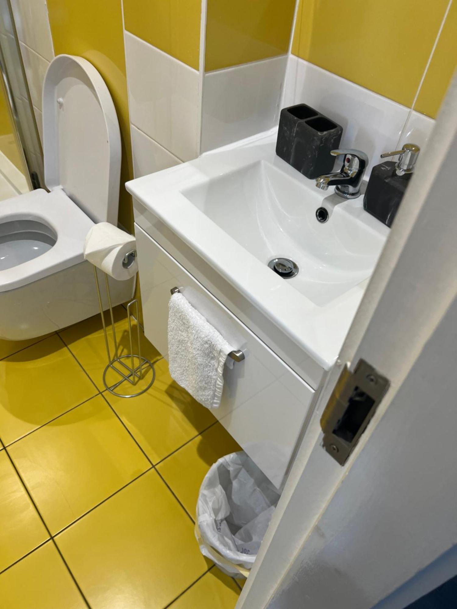 Excellent Studio Balcony Apartment In 셰필드 외부 사진